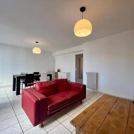 Beau T3 Avec Balcon A Lejlighed